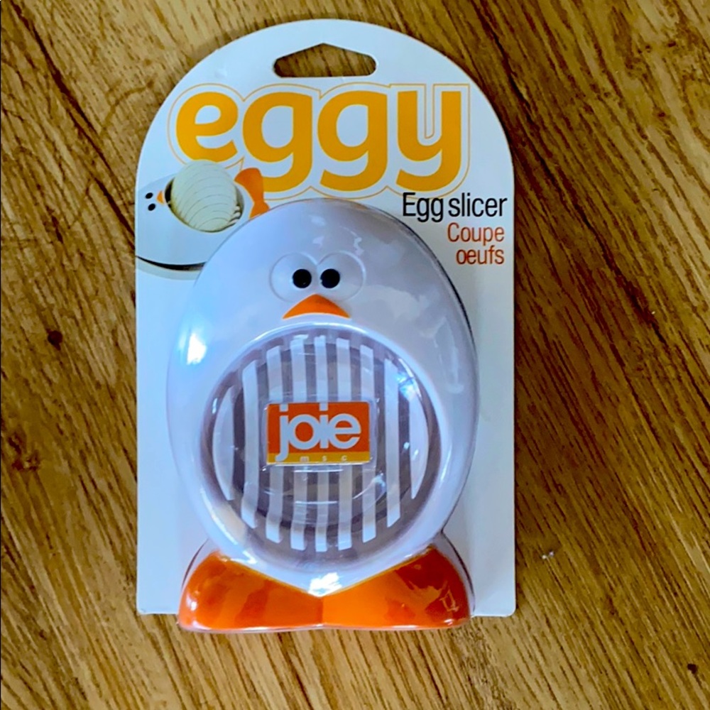 Egg slicer